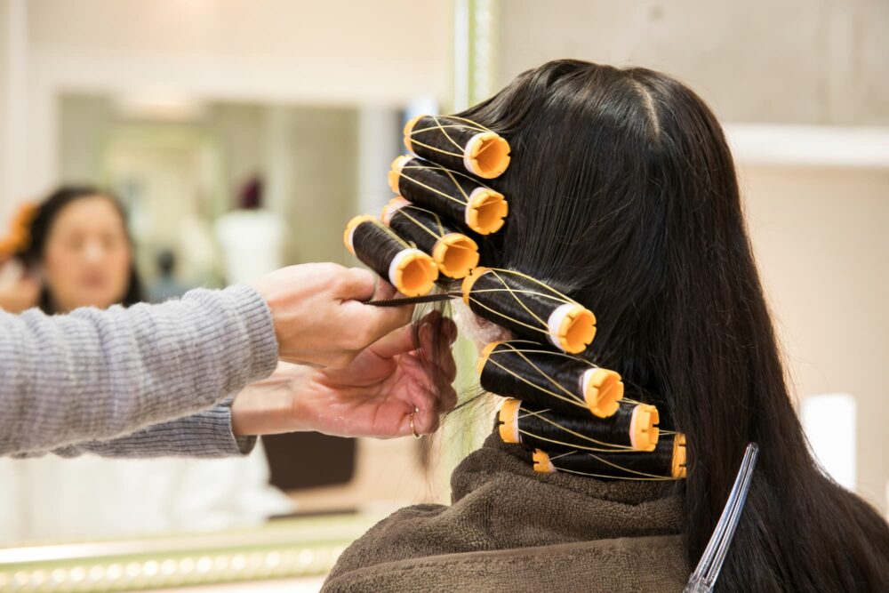 化粧や散髪、毛染め、パーマ